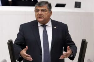 CHP İzmir Milletvekili Kamil Okyay Sındır, &Ccedil;alışma ve Sosyal G&uuml;venlik
