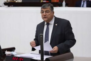 30 Ekim 2020 tarihinde İzmir&rsquo;de yaşanan depremin ardından Bayraklı il&ccedil;esinde