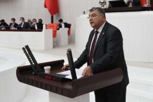 TBMM'de g&ouml;r&uuml;ş&uuml;len Deprem Komisyonu Raporu hakkında Genel Kurulda konuşan CHP