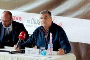 CHP İzmir Milletvekili Kamil Okyay Sındır, Bornova Belediyesince Yakak&ouml;y&rsquo;de d&uuml;zenlenen