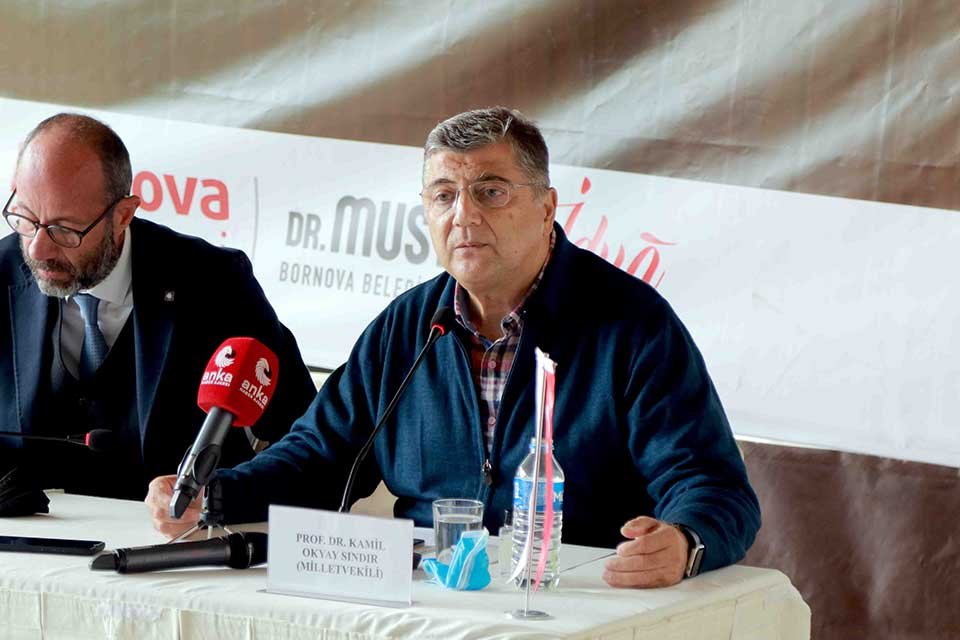 CHP İzmir Milletvekili Kamil Okyay Sındır, Bornova Belediyesince Yakak&ouml;y&rsquo;de d&uuml;zenlenen