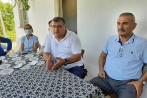Bergama&rsquo;da 20 k&ouml;y muhtarıyla bir araya gelen CHP İzmir Milletvekili