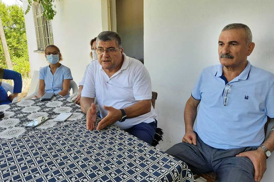 Bergama&rsquo;da 20 k&ouml;y muhtarıyla bir araya gelen CHP İzmir Milletvekili