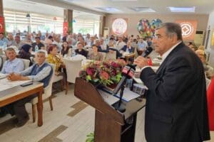 CHP İzmir Milletvekili Kamil Okyay Sındır, 14 Mayıs D&uuml;nya &Ccedil;ift&ccedil;iler