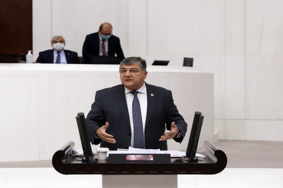 CHP İzmir Milletvekili Prof. Dr. Kamil Okyay Sındır, tarımsal &uuml;retimdeki