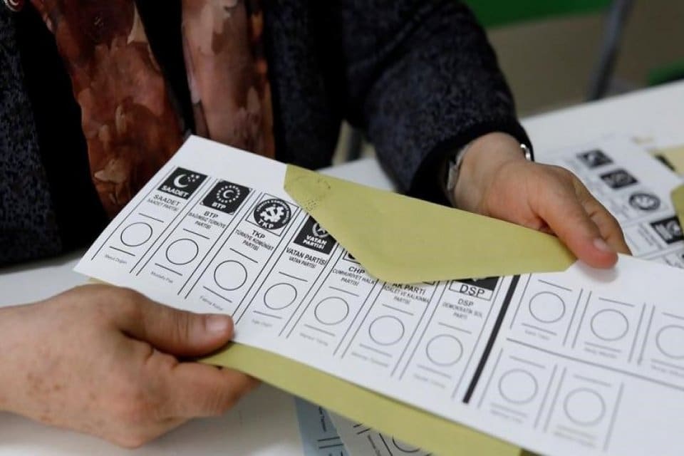 CHP İstanbul Milletvekili Mahmut Tanal, "son dakika" notuyla paylaştığı bilgide;