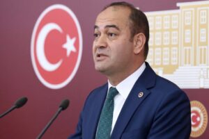 CHP İstanbul Milletvekili Özgür Karabat, sosyal medya hesabından yaptığı açıklamada