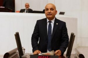 Cumhurbaşkanı Erdoğan'ın deprem konutlarının temel atma töreninde yaptığı Karabağlar çıkışına