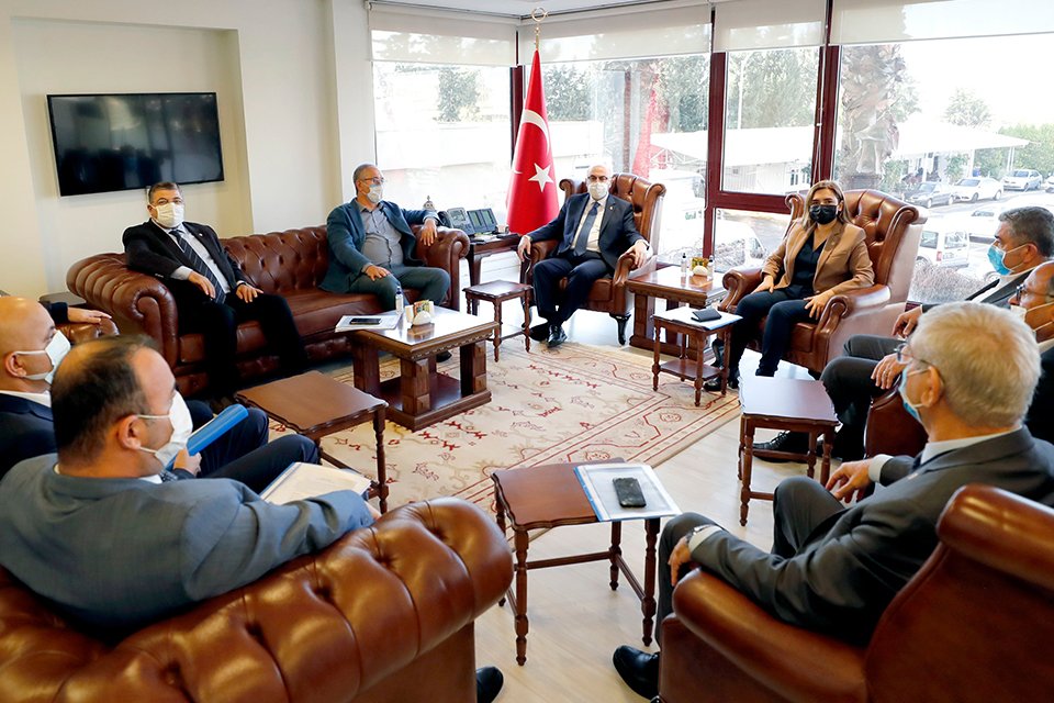 CHP İzmir milletvekilleri inden oluşan heyet İzmir Valisi Yavuz Selim