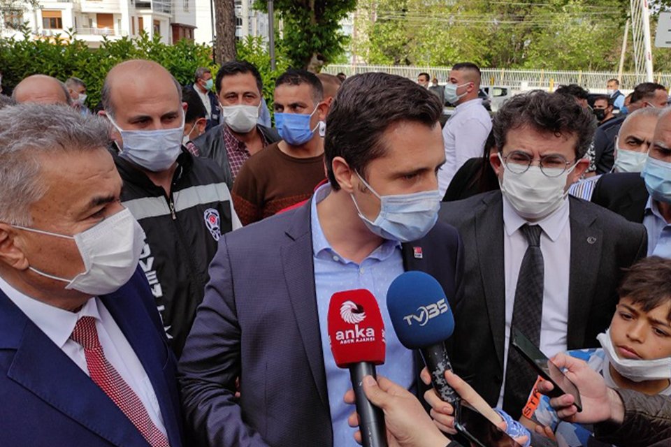 Torbalı'nın yeni Belediye Başkanı Mithat Tekin se&ccedil;ildi.&nbsp;CHP İzmir İl Başkanı