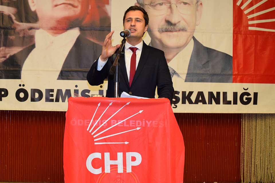 Cumhuriyet Halk Partisi İzmir İl Başkanı Deniz Yücel, Ayasofya Camii’nde