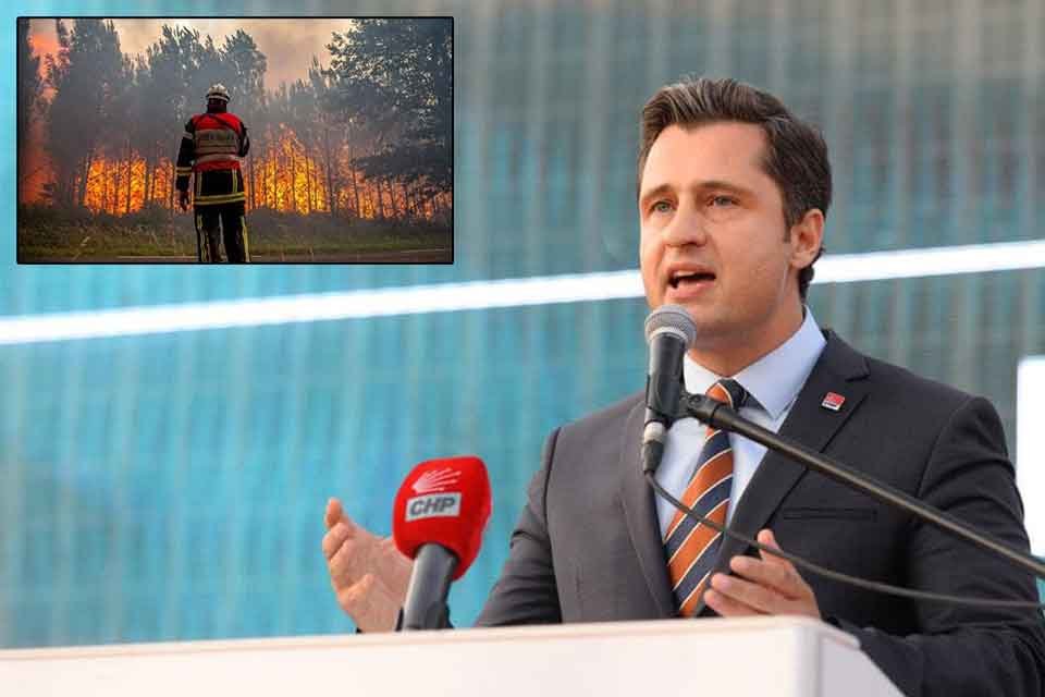 Cumhuriyet Halk Partisi İzmir İl Başkanı Deniz Y&uuml;cel, Bayram tatili