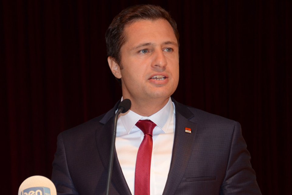 Cumhuriyet Halk Partisi (CHP) İzmir İl Başkanı Deniz Yücel, AK