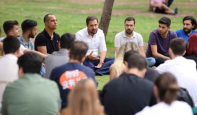 CHP'li Yücel üniversiteli gençlere millet iktidarını anlattı
