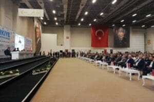 İzmir Büyükşehir Belediyesi’nin düzenlediği ‘Etkin ve Demokratik Yerel Yönetimler için