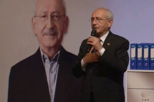 Cumhuriyet Halk Partisi (CHP) Genel Başkanı Kemal Kılıçdaroğlu, Aydın'da partisine