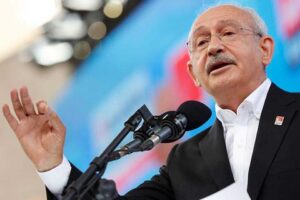 Cumhuriyet Halk Partisi (CHP) Genel Başkanı Kemal Kılı&ccedil;daroğlu, İzmir B&uuml;y&uuml;kşehir