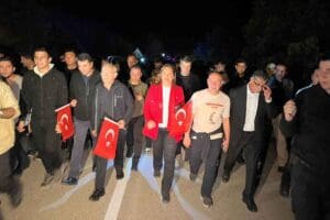 İzmir B&uuml;y&uuml;kşehir Belediye Başkanı Tun&ccedil; Soyer&rsquo;in meşaleyi yakarak başlattığı Afyon&rsquo;dan