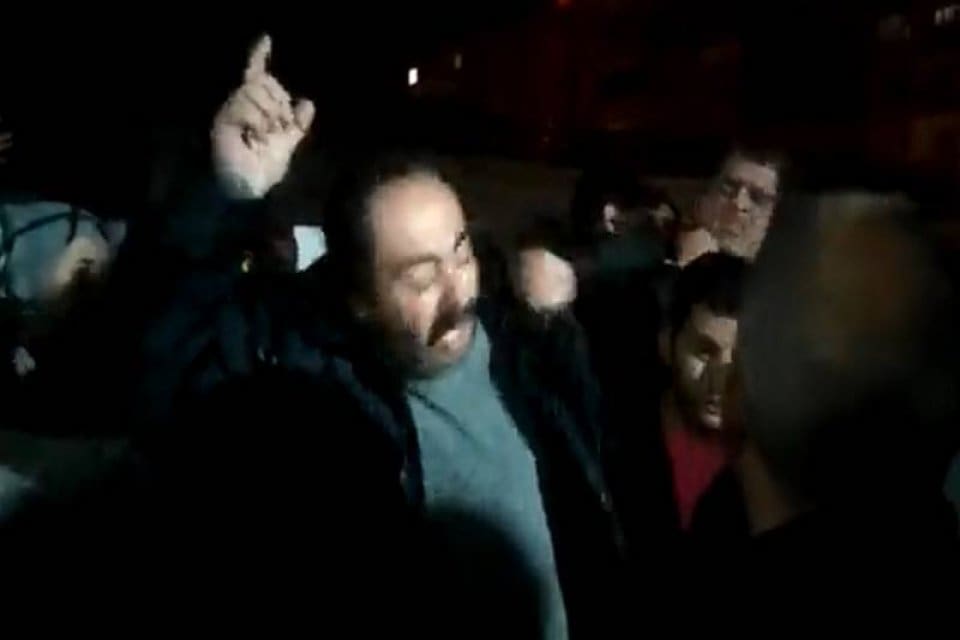 Cumhuriyet Halk Partisi (CHP) Malatya İl Başkanı&nbsp;Barış Yıldız,&nbsp;konteynerden &ccedil;ıkarılmak istenen