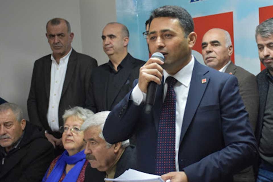 &Ouml;rg&uuml;tlenme &ccedil;alışmalarını hızla s&uuml;rd&uuml;ren CHP Menemen İl&ccedil;e Başkanlığı'nda 65 mahallenin