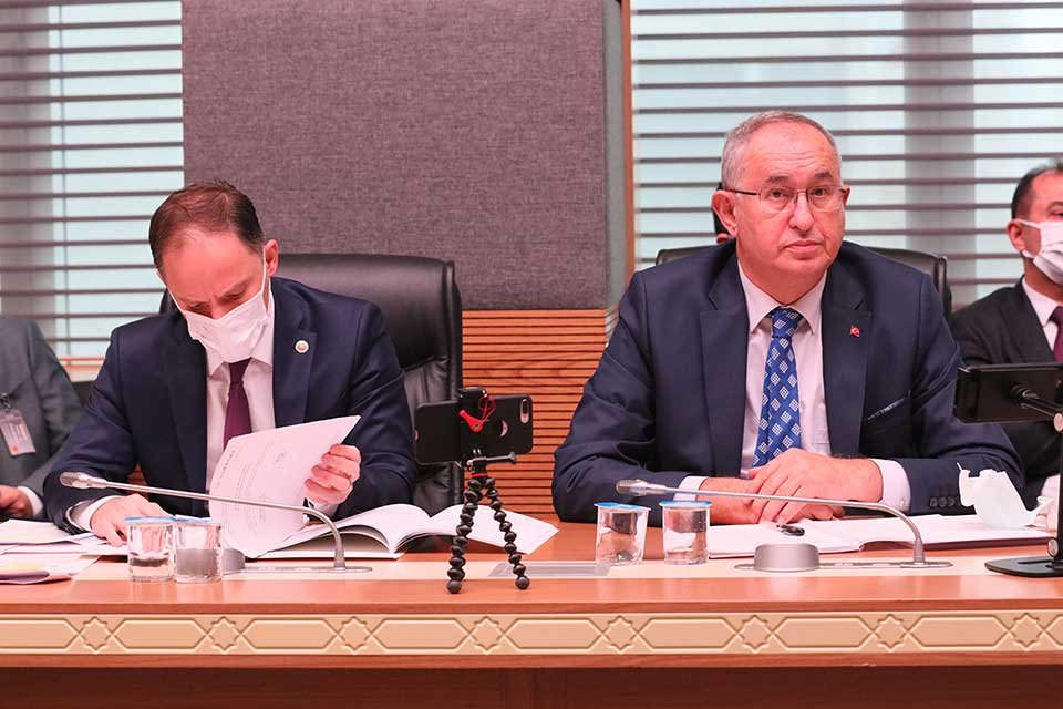 Cumhuriyet Halk Partisi&rsquo;nin KİT Komisyonu &uuml;yesi milletvekilleri Atila Sertel, Deniz