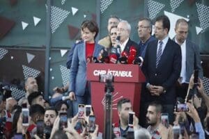 CHP Merkez Y&uuml;r&uuml;tme Kurulu'nun (MYK) yarın saat 08.30'da olağan&uuml;st&uuml; toplanacağı