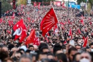 Cumhuriyet Halk Partisi'nin (CHP) İzmir'in Seferihisar il&ccedil;esindeki kampı devam ediyor.