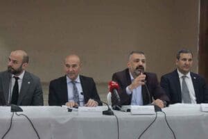 CHP İzmir 14 Mayıs'ta ger&ccedil;ekleşecek se&ccedil;imler i&ccedil;in &ccedil;alışmaları Kiraz'dan başlattı.