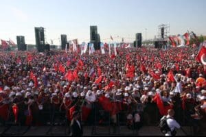 CHP&rsquo;nin Van &ccedil;alıştayında, b&uuml;y&uuml;kşehir, il ve il&ccedil;e belediye başkanları sokakta