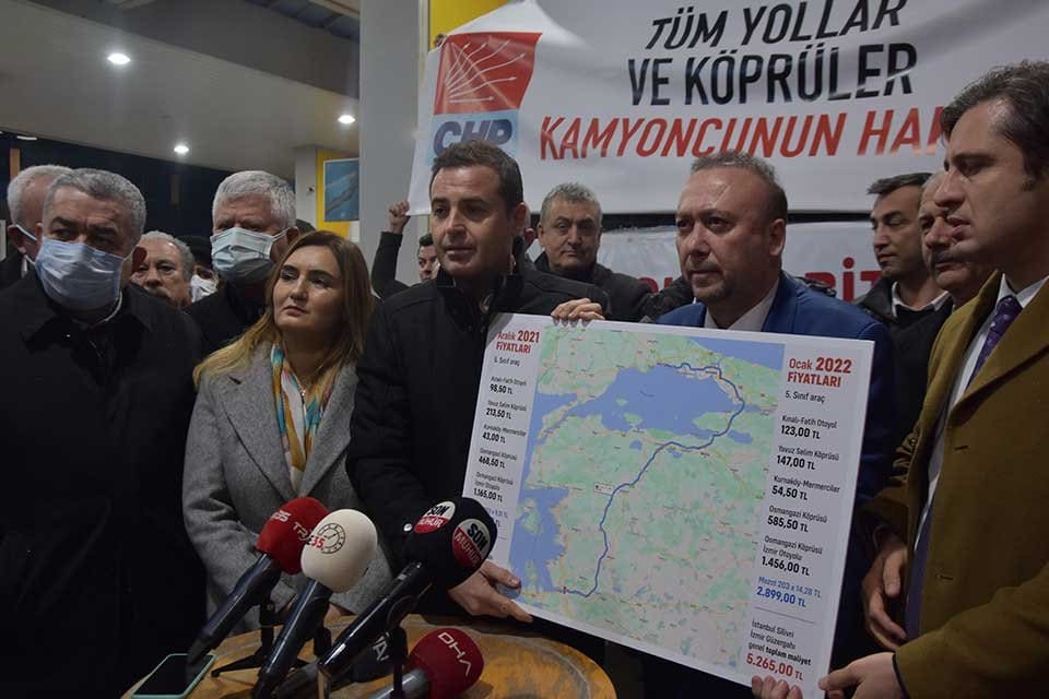 CHP Genel Başkan Yardımcısı Ahmet Akın, CHP Uşak Milletvekili &Ouml;zkan