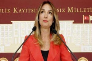 CHP Kadın Kolları Genel Başkanı Aylin Nazlıaka, &Ccedil;anakkale'de CHP heyetine