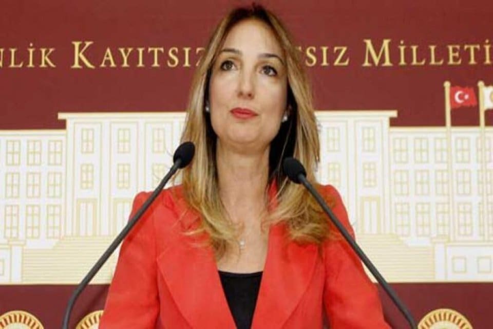 CHP Kadın Kolları Genel Başkanı Aylin Nazlıaka, &Ccedil;anakkale'de CHP heyetine