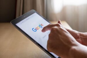 Milyarlarca kullanıcısı bulunan Google'ın internet tarayıcısı Chrome hackerların hedefi oldu.