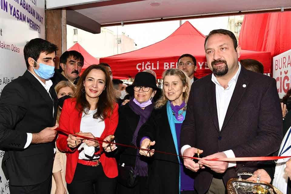 &Ccedil;iğli&rsquo;de &Ccedil;iğli Belediyesi Başkan Utku G&uuml;mr&uuml;k&ccedil;&uuml;&rsquo;n&uuml;n talimatıyla &nbsp;kadın &ccedil;alışmalarının kurumsallaşıp