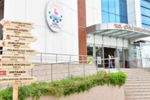 &Ccedil;iğli Belediyesi, hocaların hocası Prof. Dr. Nermin Abadan Unat&rsquo;ın adını