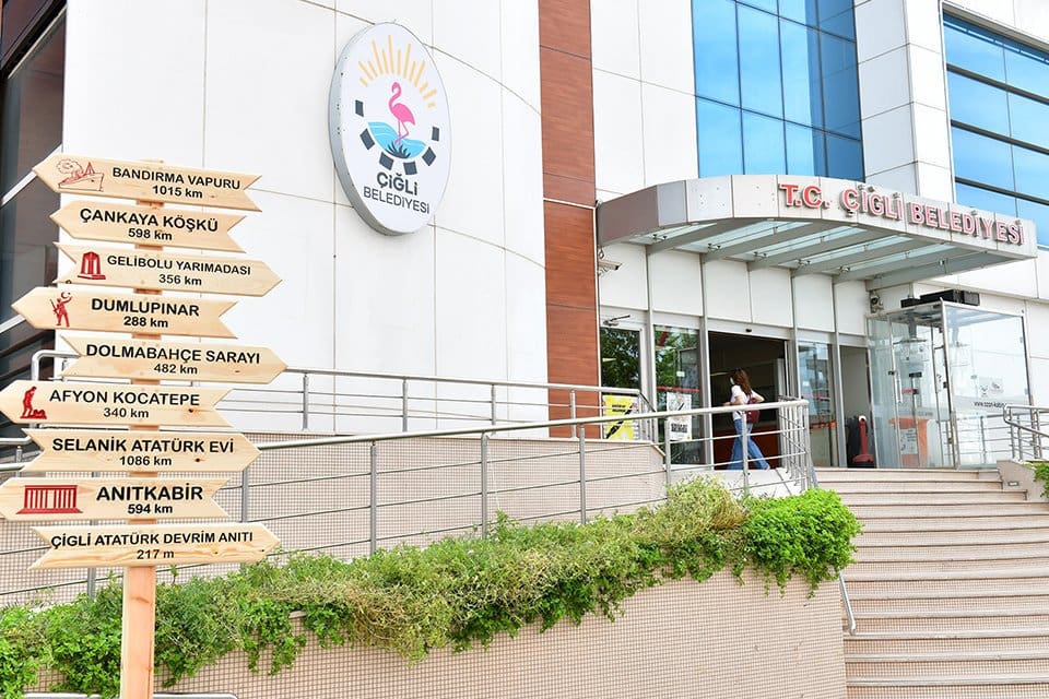 Başkan Utku G&uuml;mr&uuml;k&ccedil;&uuml; &ouml;nc&uuml;l&uuml;ğ&uuml;nde kadınların yerel y&ouml;netimlerde daha fazla s&ouml;z