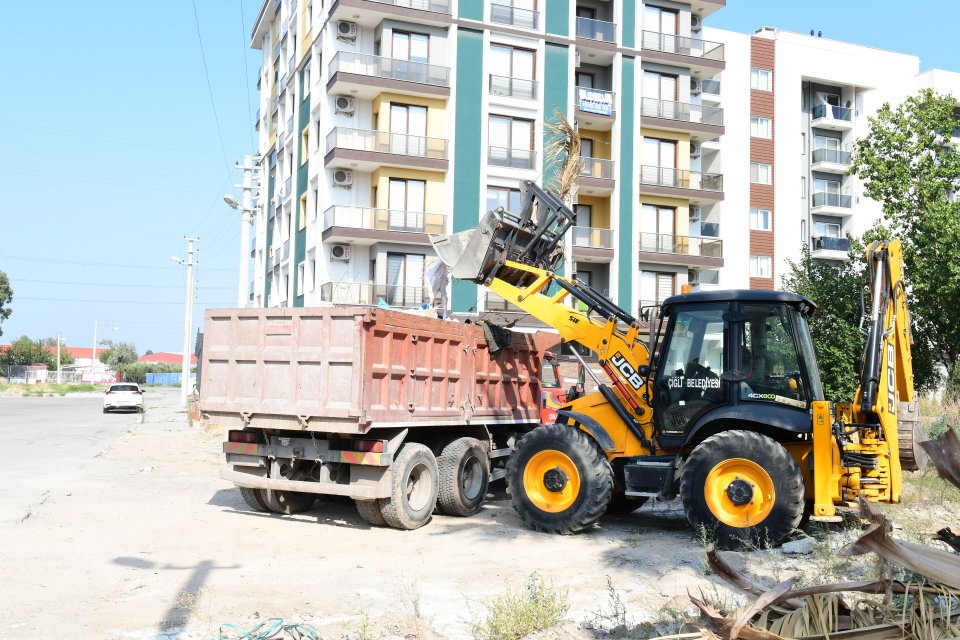Her Pazartesi ve Perşembe günü farklı bir mahallede detaylı temizlik