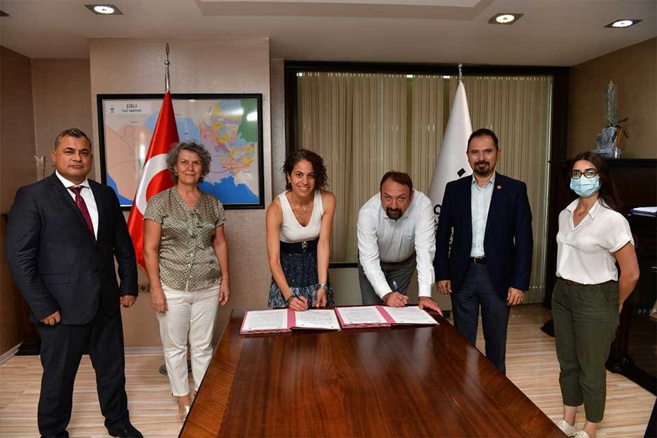 &Ccedil;iğli Belediyesi ile &Ccedil;evreci Eczacılar Kooperatifi (&Ccedil;EKOOP), atık ila&ccedil;ların doğaya