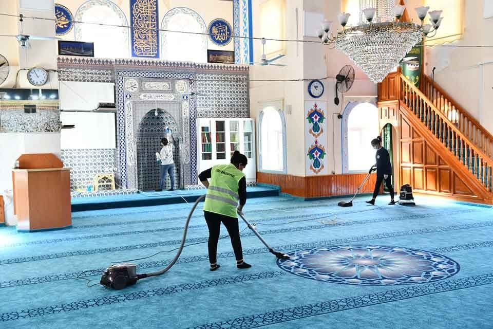 &Ccedil;iğli Belediyesi, Ramazan Ayı &ouml;ncesinde il&ccedil;edeki t&uuml;m camilerde temizlik ve