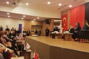 Kadının Siyasetteki Yeri başlıklı panelde T&uuml;rkiye&rsquo;de kadınların siyasette daha aktif
