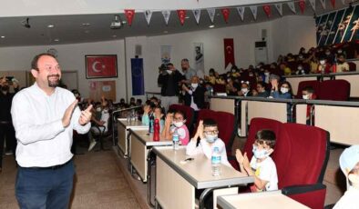 Çiğli'de öğrencilere iklim değişikliği semineri… Başkan Gümrükçü: 'Doğanın doktoru hepimiziz'