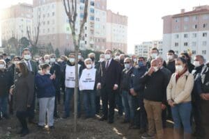 &Ccedil;iğli Belediyesi ile İzmir Tabip Odası iş birliğinde ger&ccedil;ekleştirilen fidan