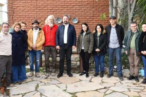 &Ccedil;iğli Belediye Başkanı Utku G&uuml;mr&uuml;k&ccedil;&uuml;, Kaklı&ccedil;&rsquo;ta bulunan Ekin Erman At&ouml;lyesi&rsquo;nde