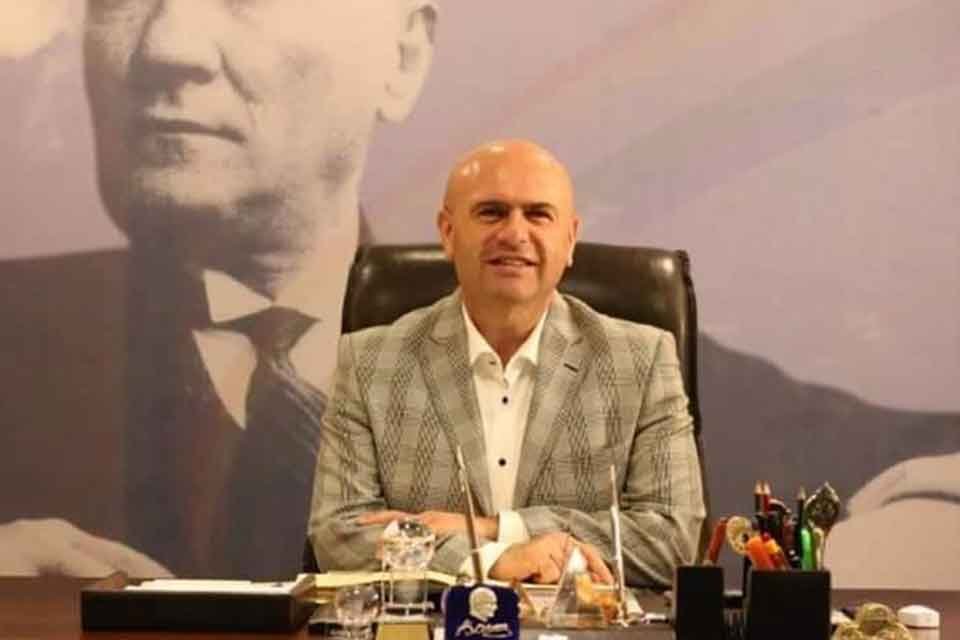 Çiğli Belediyesi'nin önceki dönem belediye başkanlığı görevini yürüten Metin Solak