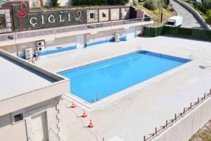 &Ccedil;iğli Belediyesi, y&uuml;zme havuzu, bilardo salonu ve sportif aktivite alanını