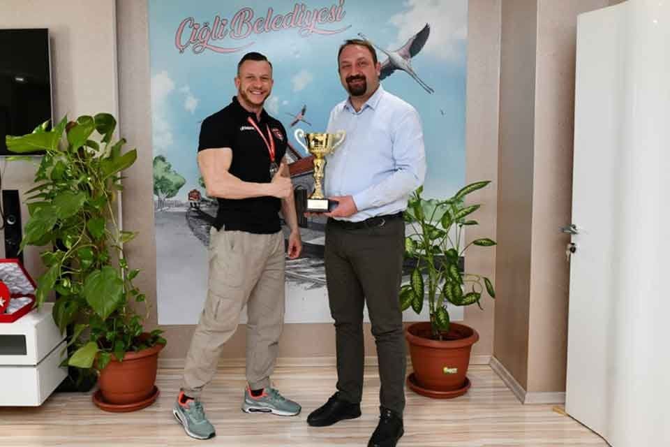&Ccedil;iğli Belediyesi V&uuml;cut Geliştirme Sporcusu Mustafa &Ccedil;i&ccedil;ekdağ, V&uuml;cut Geliştirme Milli