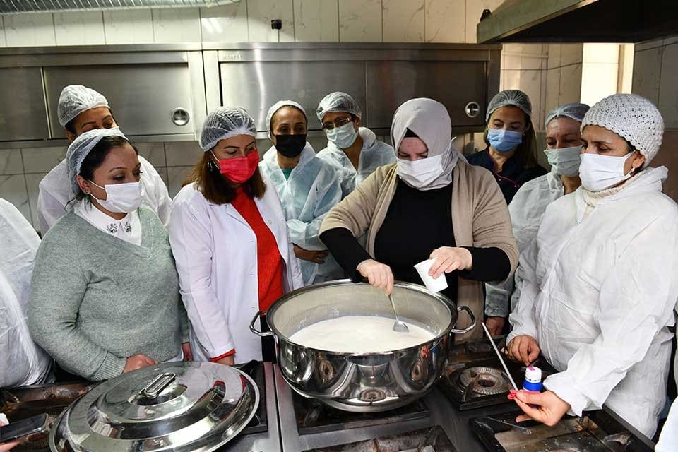 &Ccedil;iğli Belediyesi, Tarım Eğitim Haftası'nın 176. yıl d&ouml;n&uuml;m&uuml; kapsamında kadınları