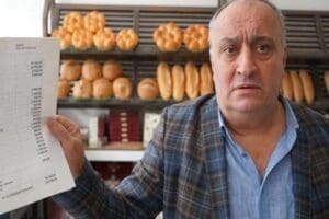 Ge&ccedil;tiğimiz g&uuml;nlerde "Cumhurbaşkanına hakaret" su&ccedil;laması ile tutuklanan Ekmek &Uuml;reticileri Sendikası