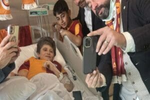 Adıyaman'da enkaz altından 62 saat sonra kurtarılarak umut olan 12