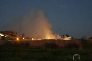 İzmir&rsquo;in Tire il&ccedil;esinde bulunan bir kağıt fabrikasının hurda kağıt depolama